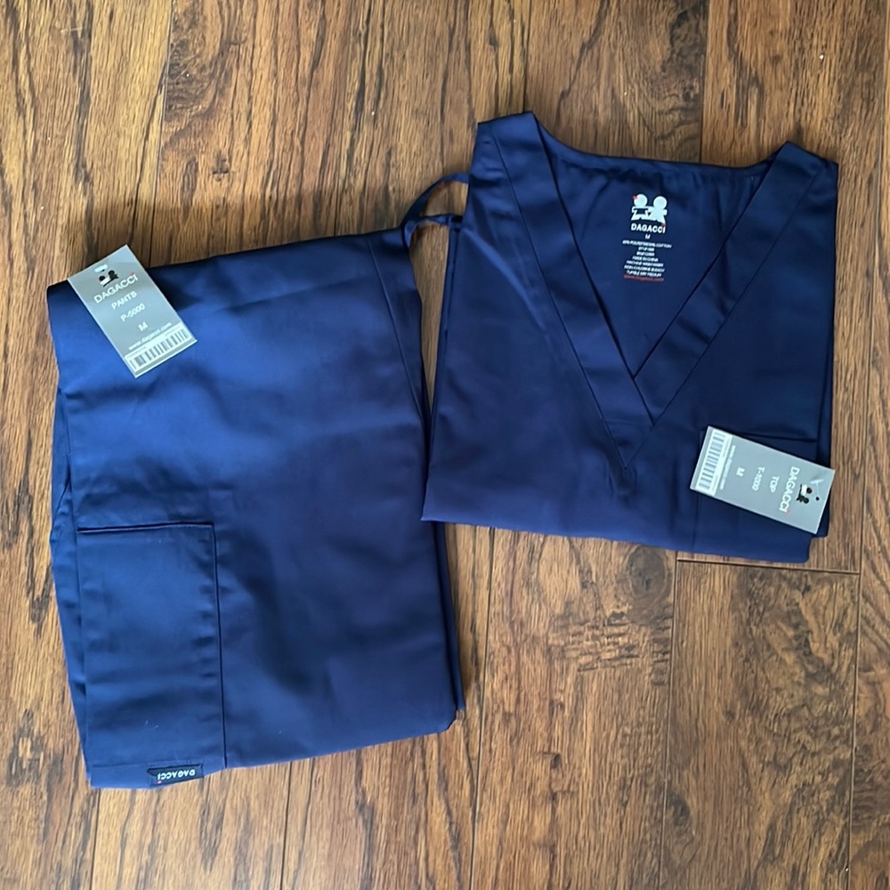 Dagacci scrub set